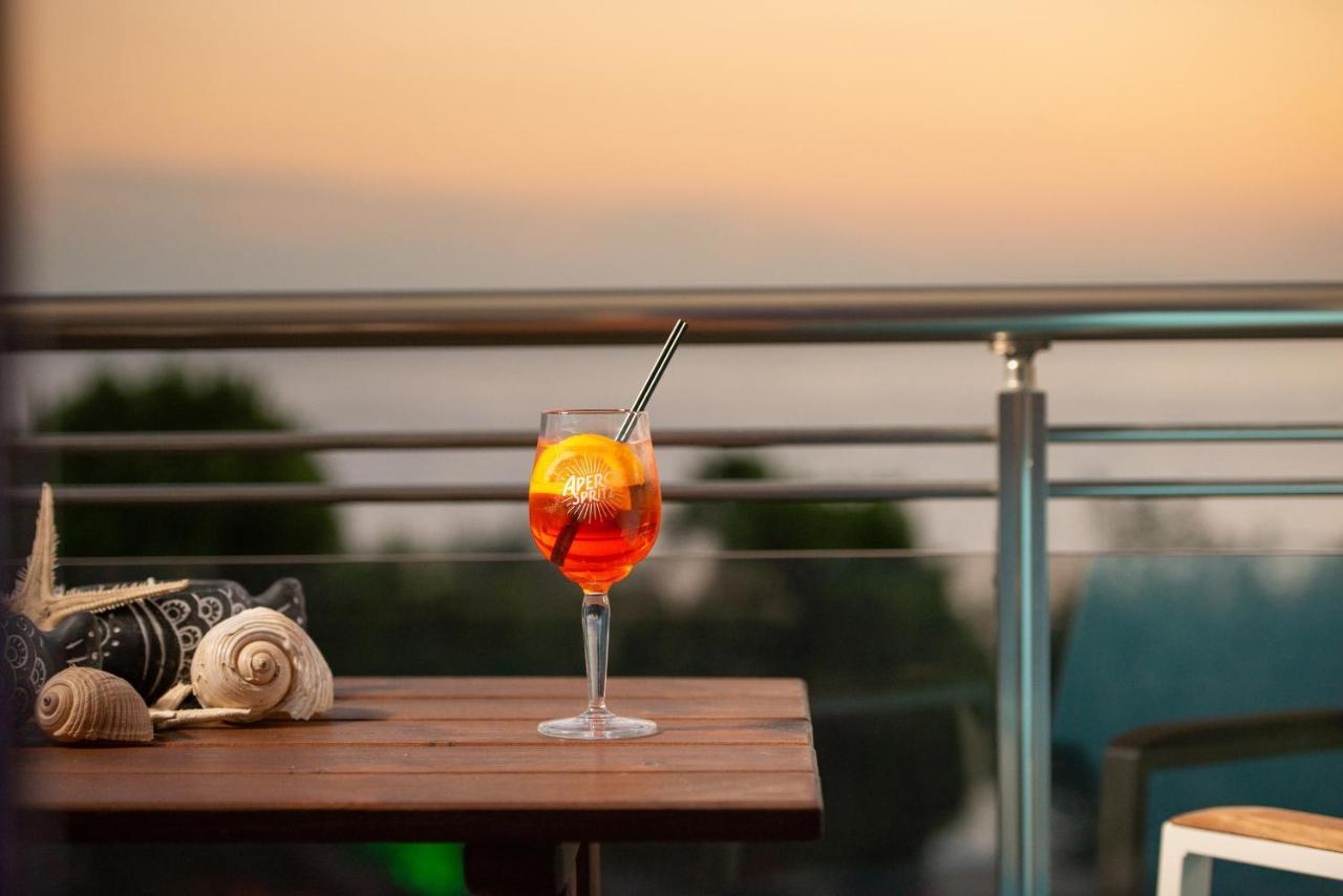 Sunset Studios - Suites With Seaview & Back Side Apartements Toroni Exterior foto